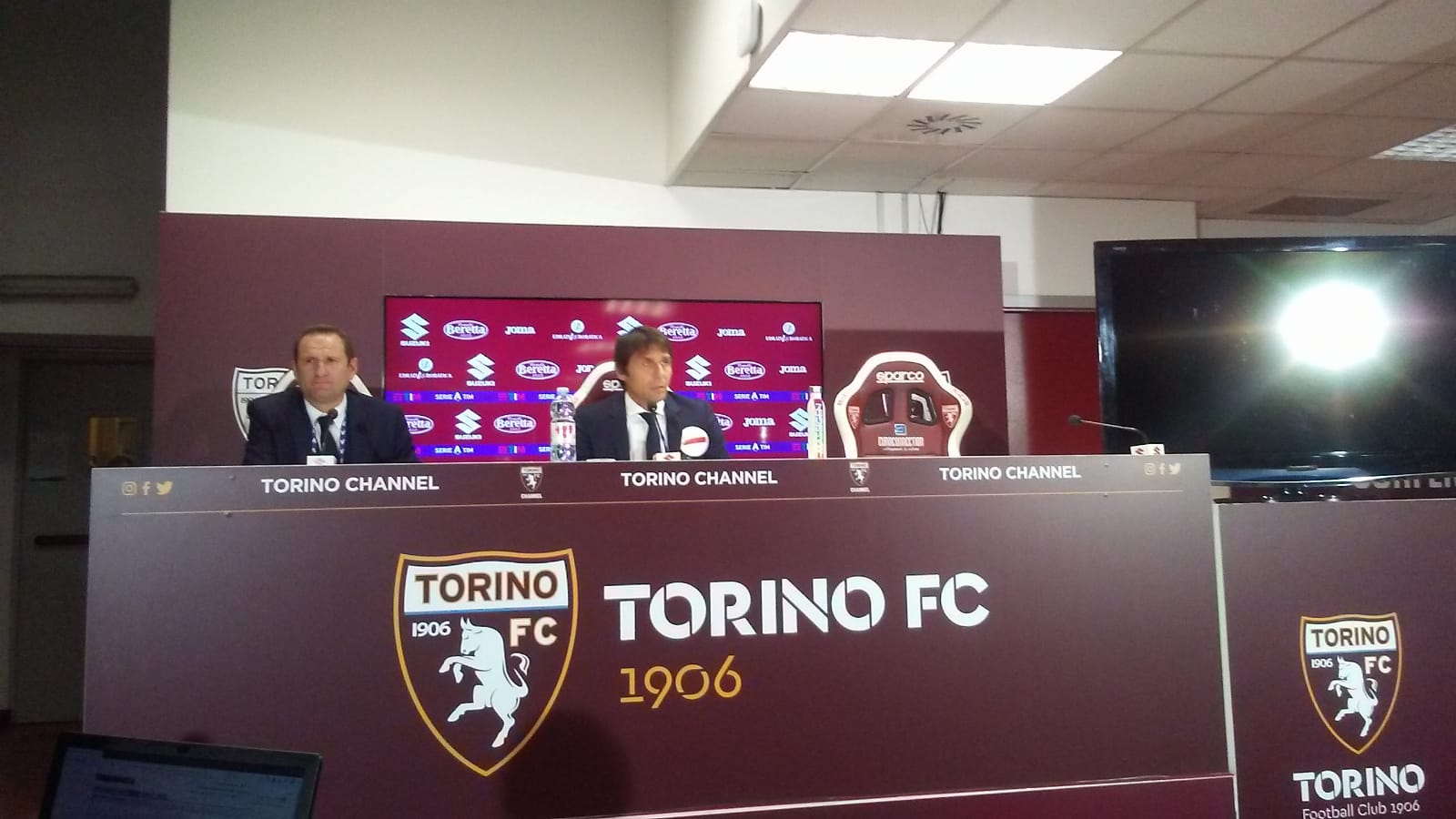 Antonio Conte da Torino: “Dobbiamo gonfiare il petto, la Juve deve darci sempre più stimoli”