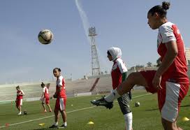 Le donne algerine rimarcano i loro diritti giocando a calcio: il torneo del Sahel dopo l’omicidio di una giovane