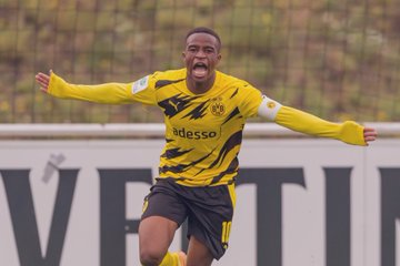 Derby della Ruhr Under 19, insulti razzisti a Moukuko autore di una tripletta: lo Schalke si scusa sui social