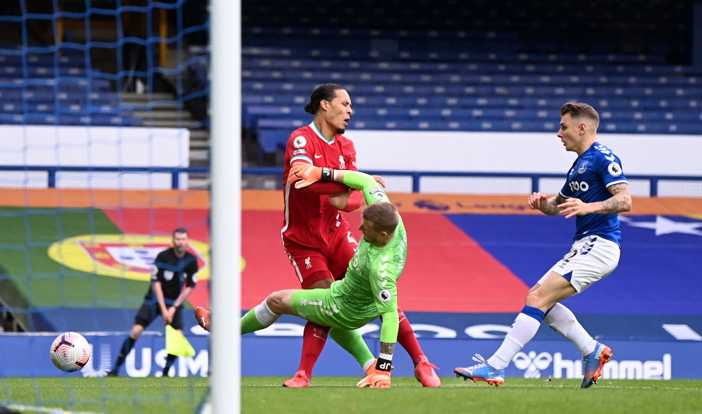 Minacce di morte a Jordan Pickford: indagini dalla polizia del Merseyside dopo le polemiche del derby